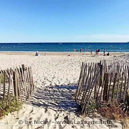 Les Sablettes Bord De Апартаменты